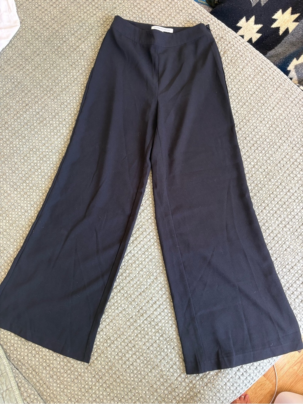 cupcakes & cashmere Black Wide Leg Pants size 6